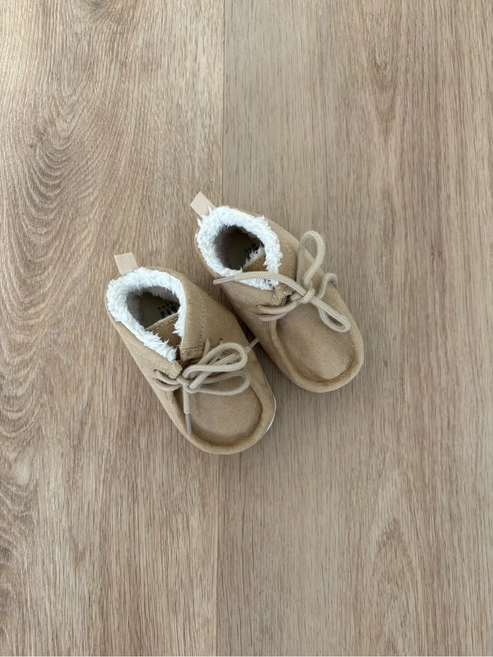 GAP Toddler Lace-Up Booties